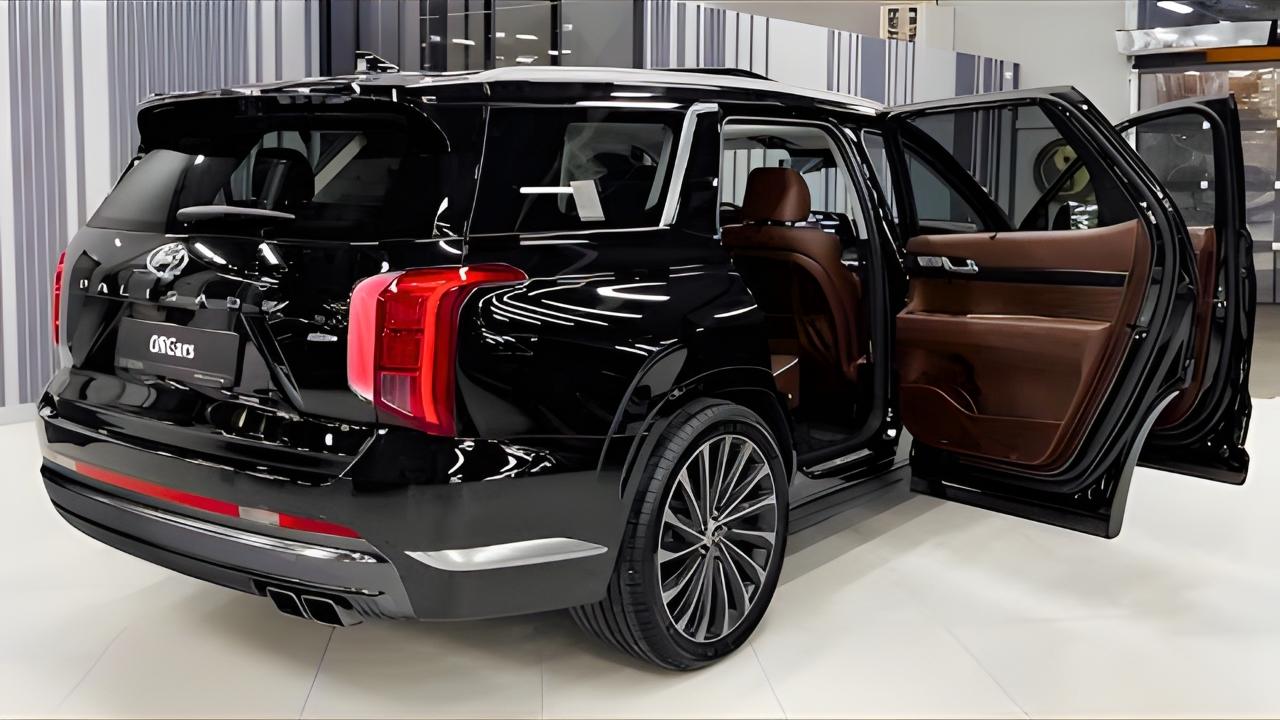 2027 Hyundai Palisade Premium Midsize SUV Showcasing Power Comfort And Smart Connectivity Features
